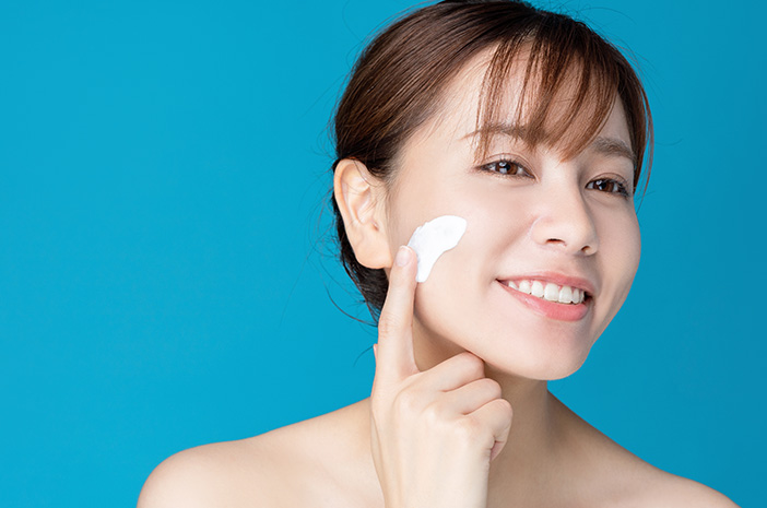 Understanding Skin Health in Cilacap: Tips from Momskie Salon Women